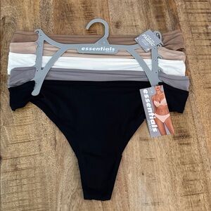 Essentials by Rene Rofe Women's flexible fit thongs nudes and black set of 5 nwt